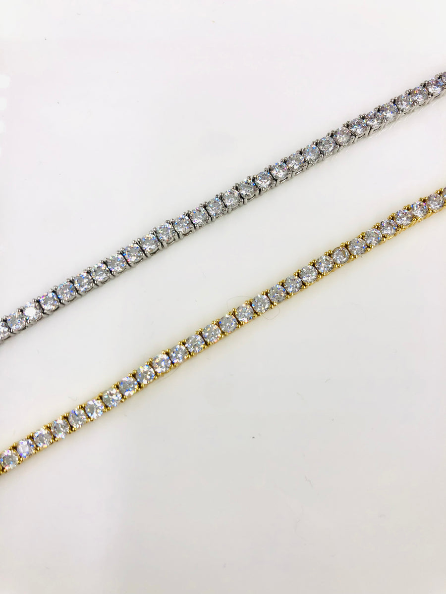 CLASSIC TENNIS BRACELET WITH SUPER BRILLIANT CZs